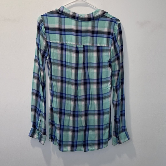 (85) SO Perfect Plaid Shirt - Picture 4 of 14